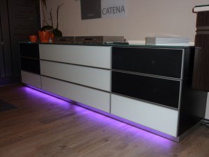 Spectral Catena Audiomöbel mit aktivem Suround-Sound System